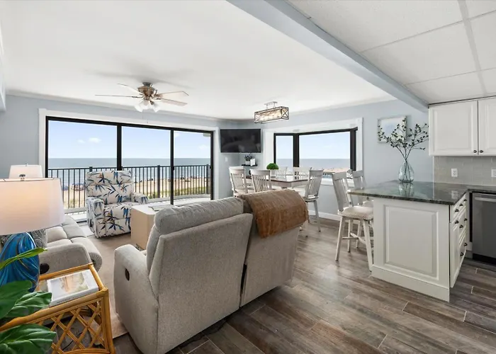 Golden Surf-stunning Newly Renovated Ocean Front 2 Bedroom Condo! Holiday home *
