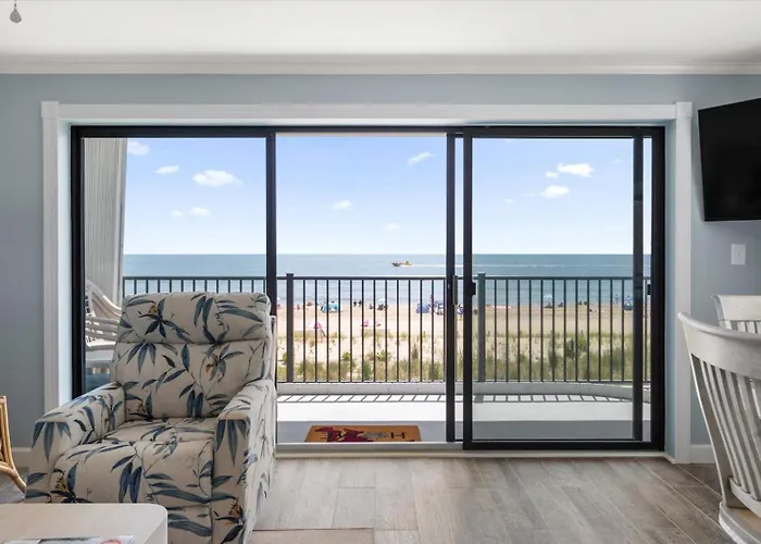 Holiday home Golden Surf-stunning Newly Renovated Ocean Front 2 Bedroom Condo! Ocean City