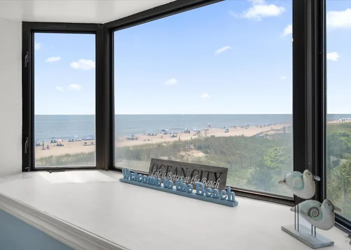 Holiday home Golden Surf-stunning Newly Renovated Ocean Front 2 Bedroom Condo! *