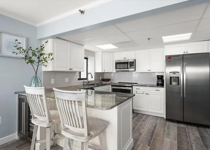 Holiday home Golden Surf-stunning Newly Renovated Ocean Front 2 Bedroom Condo! Ocean City