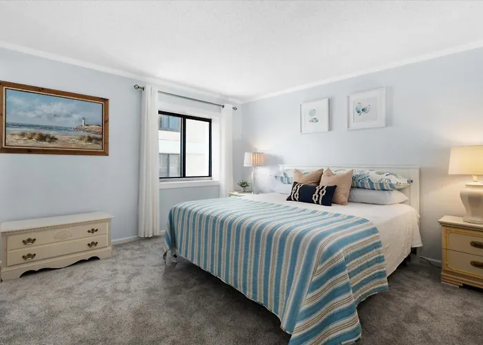 Holiday home Golden Surf-stunning Newly Renovated Ocean Front 2 Bedroom Condo! Ocean City