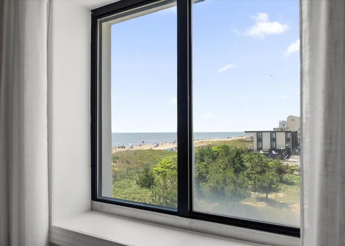 Holiday home Golden Surf-stunning Newly Renovated Ocean Front 2 Bedroom Condo!