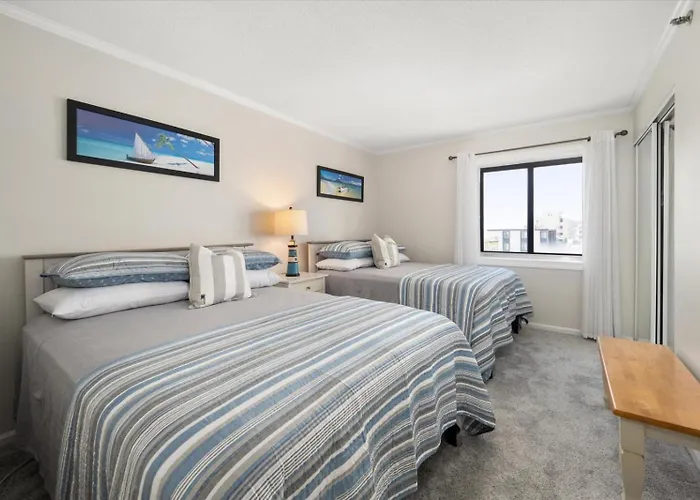 Holiday home Golden Surf-stunning Newly Renovated Ocean Front 2 Bedroom Condo! *