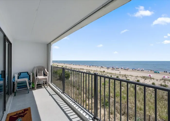 Holiday home Golden Surf-stunning Newly Renovated Ocean Front 2 Bedroom Condo! Ocean City