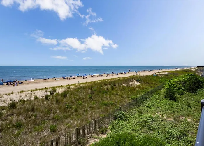 Golden Surf-stunning Newly Renovated Ocean Front 2 Bedroom Condo! Holiday home