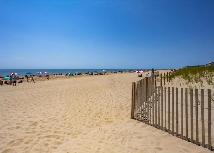 Holiday home Golden Surf-stunning Newly Renovated Ocean Front 2 Bedroom Condo! Ocean City