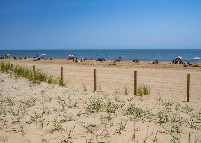 Golden Surf-stunning Newly Renovated Ocean Front 2 Bedroom Condo! Holiday home Ocean City