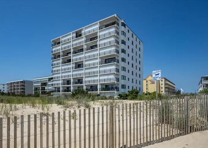 Golden Surf-stunning Newly Renovated Ocean Front 2 Bedroom Condo! *