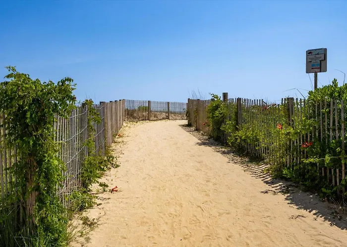 Holiday home Golden Surf-stunning Newly Renovated Ocean Front 2 Bedroom Condo!